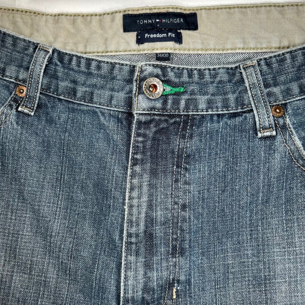 Tommy Hilfiger Freedom Fit Mens Blue Straight Leg Jeans 36x30 Medium Wash - Picture 7 of 14